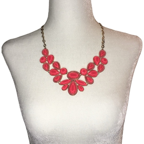 NWT Francesca's Collection | Gold Toned Unique Cluster Bib Necklace | Orange Red - Picture 1 of 3